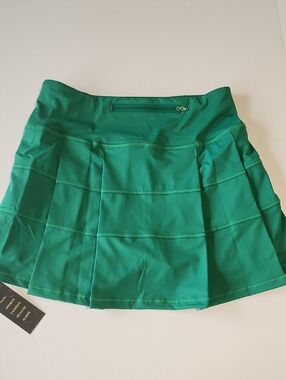 Hey Girl Women’s Green Pleated Back Athletic Skort, Size M